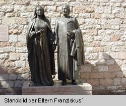 Standbild von Franziskus Eltern