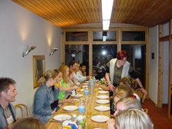 Beim Abendessen